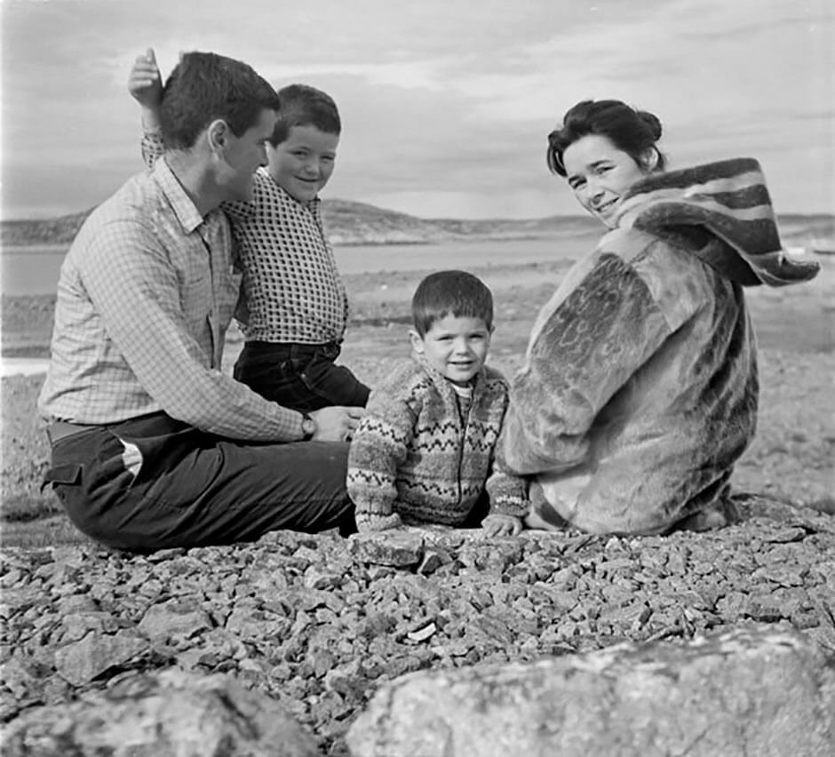 Art Canada Institute, James, John, Samuel, and Alma Houston in Cape Dorset, Nunavut, 1960
