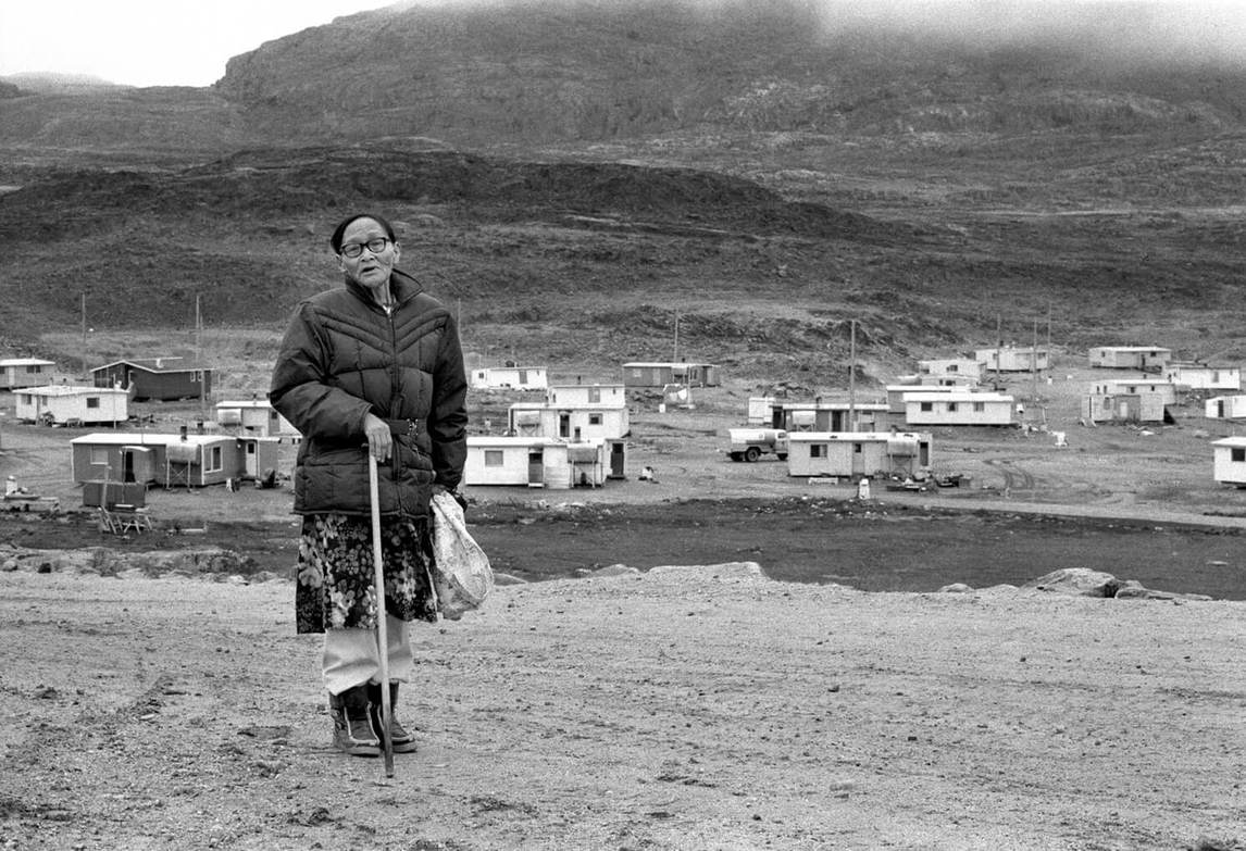 Art Canada Institute, Pitseolak in Cape Dorset, c. 1975