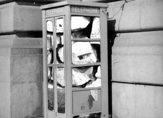 Cabine téléphonique bloquée