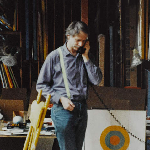 <p>Greg Curnoe au téléphone dans son atelier du 38, rue Weston, v.1988-1992.</p>
<p> </p>
<p>Bandeau : Greg Curnoe, <em>Pour Jack #2, </em>22 juillet – 20 septembre 1978, aquarelle et crayon sur papier vélin, 102,6 x 138,4 cm, Musée des beaux-arts de l’Ontario, Toronto.</p>
