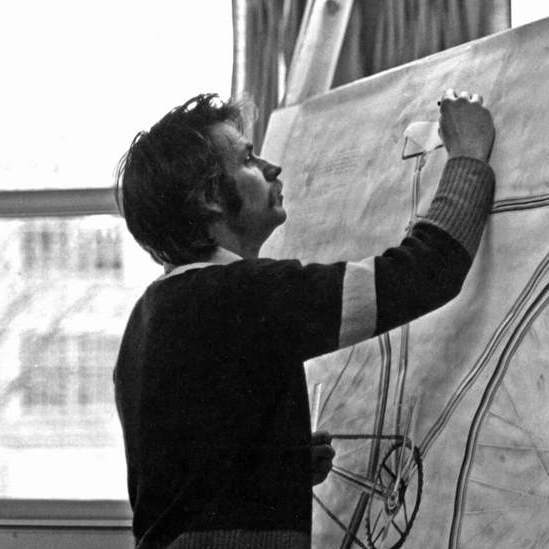 <p>Greg Curnoe en train de peindre <em>Doc Morton</em>, 1975, dans son atelier à l’Université de Western Ontario, London, automne 1975, photographie de Dan Miller. </p>
<p> </p>
<p>Bandeau : Greg Curnoe, <em>Amérique</em>, juillet 1989, épreuve d’essai II, 2e état, lithographie couleur sur papier vélin, imprimée par Don Holman, 73,9 x 57,6 cm, Musée des beaux-arts du Canada, Ottawa.</p>
