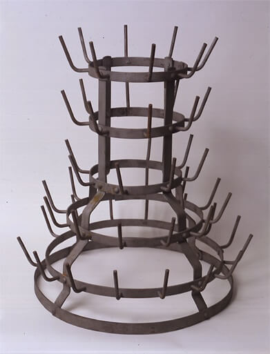 Art Canada Institute, Michael Snow, Bottlerack, 1961