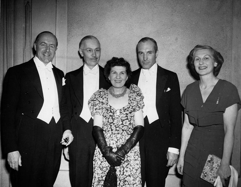 Art Canada Institute, Paraskeva Clark, Opening of the exhibition of the Canadian Society of Painters in Water Colour at the Art Gallery of Ontario, 1949