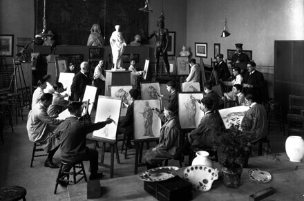 Art Canada Institute, photograph of the atelier of the École des beaux-arts, Montreal, c. 1924