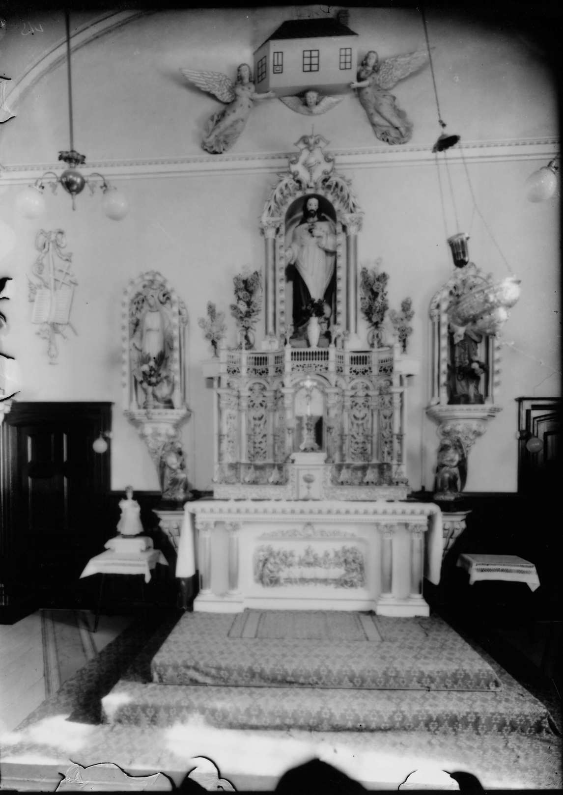 Art Canada Institute, Zacharie Vincent, Religious works on display in the church of Notre-Dame de la Jeune-Lorette, Wendake, 1927