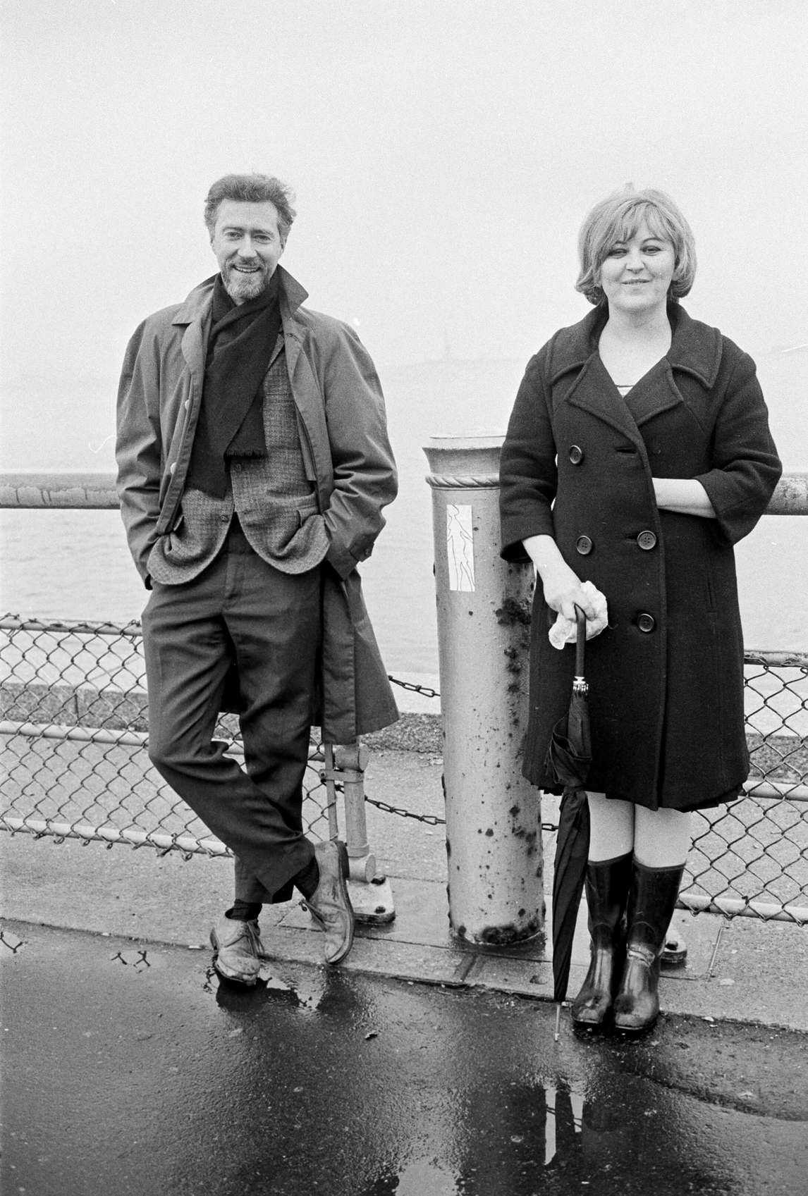 Art Canada Institute, photograph of Joyce Wieland and Michael Snow by John Reeves, 1964