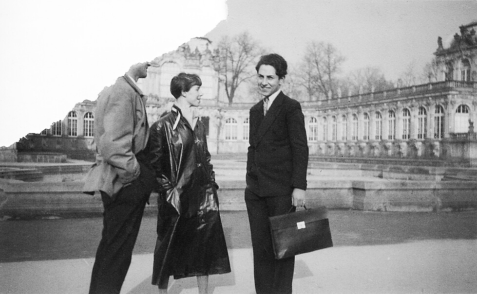 Art Canada Institute, Oscar Cahen and an unidentified couple visiting Zwinger Palace in Dresden, c. 1932