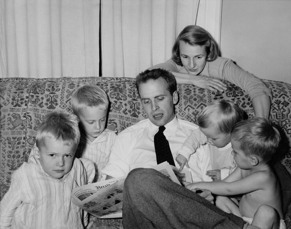 Art Canada Institute, Alex Colville, Un portrait de la famille Colville, 1951