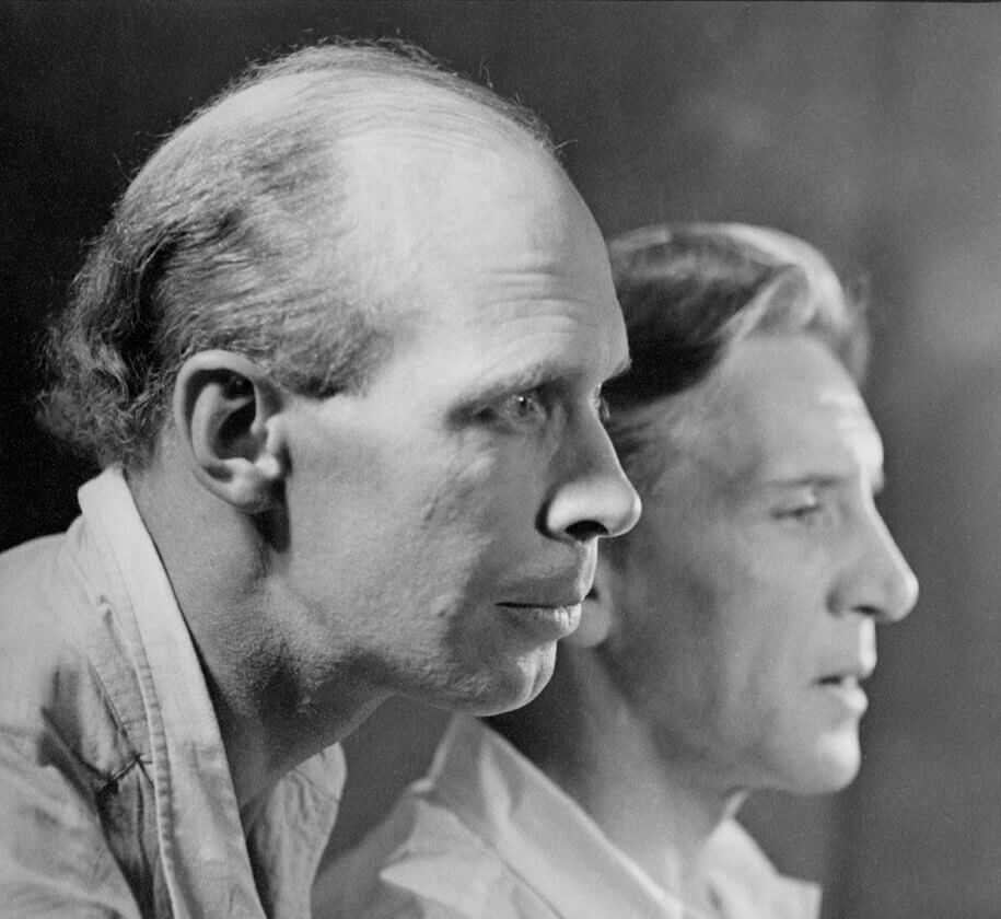 Art Canada Institute, photograph of Lionel LeMoine FitzGerald and Bertram Brooker, July 1936