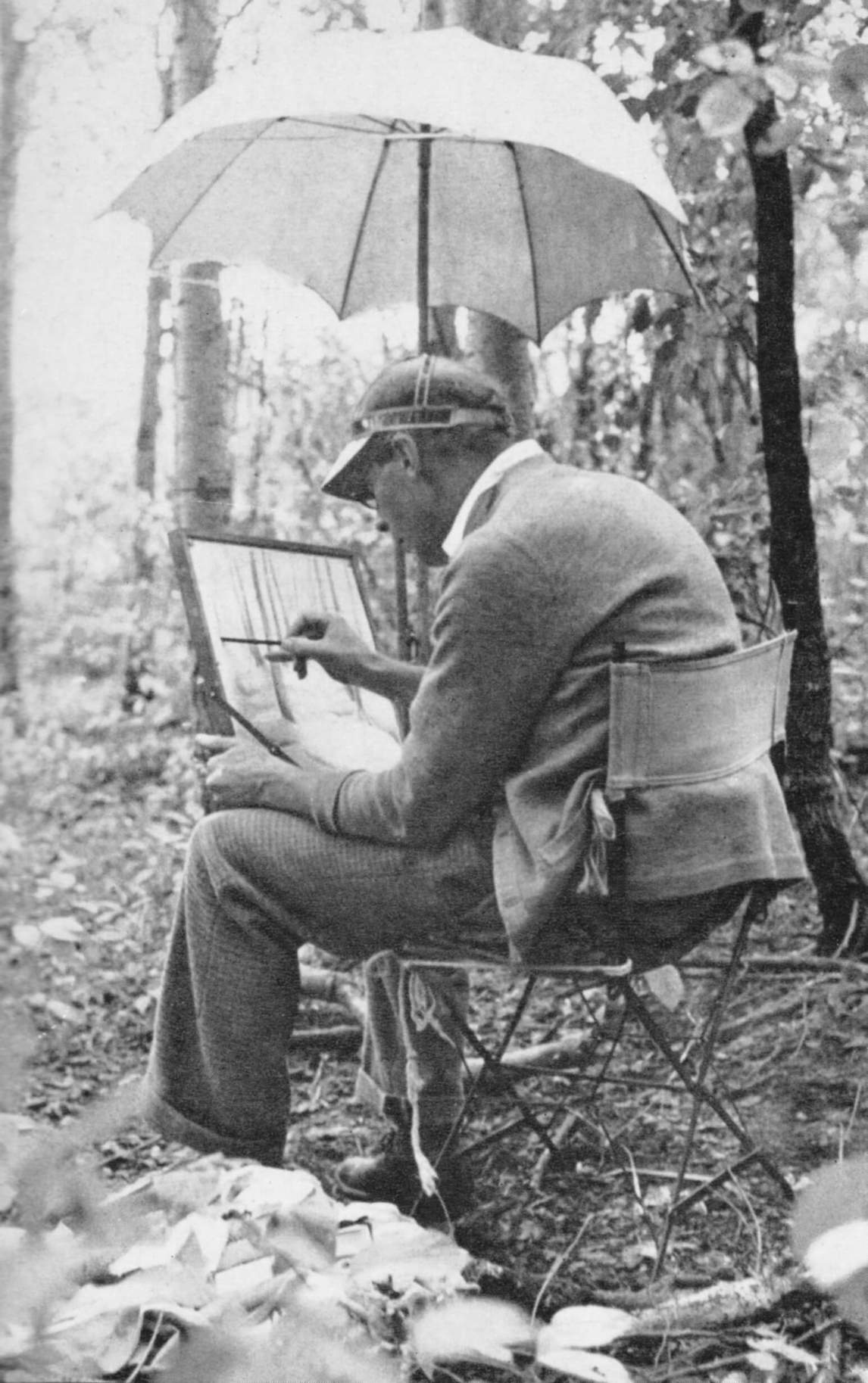 Art Canada Institute, A.O. Brigden, photograph of Lionel LeMoine FitzGerald drawing at Silver Heights, August 23, 1934