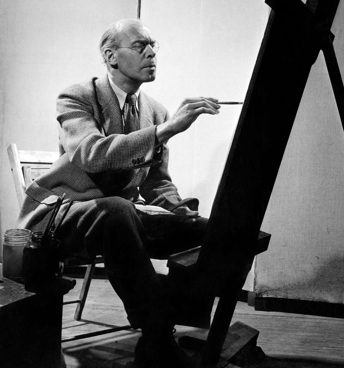 Art Canada Institute, photograph of Lionel LeMoine Fitzgerald, 1946