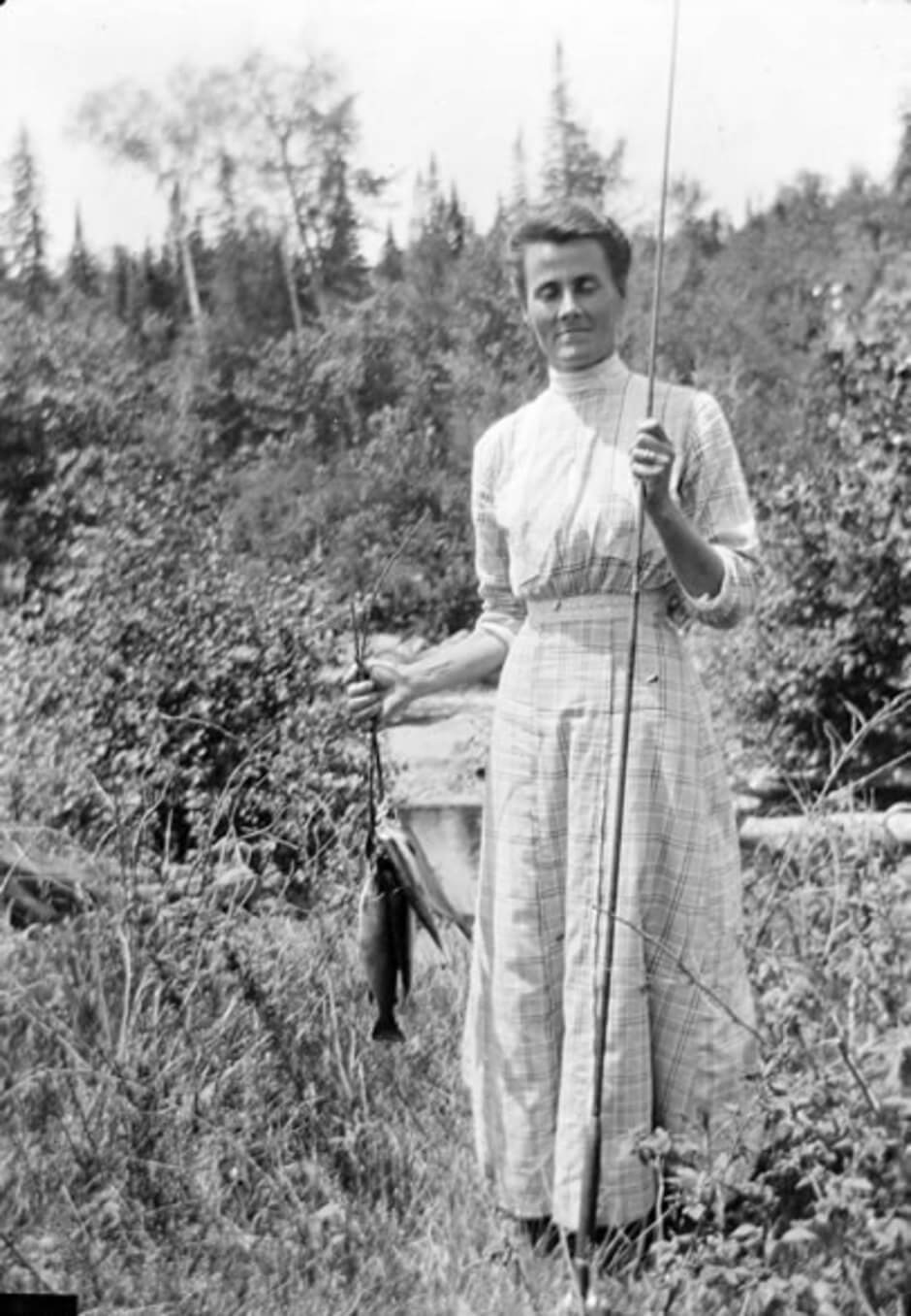 Art Canada Institute, Tom Thomson photo of Winifred Trainor, c. 1914