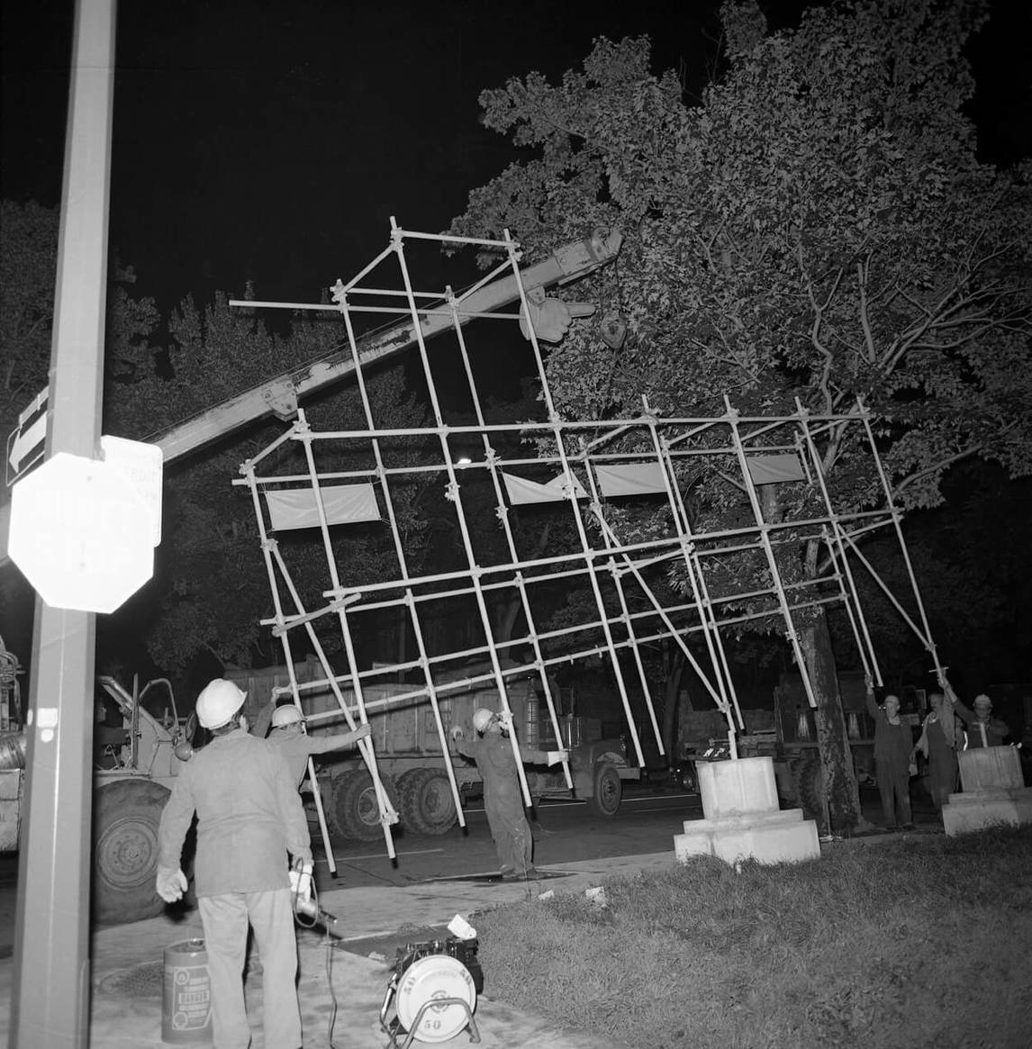 Démolition de Corridart, rue Sherbrooke, 13 et 14 juillet 1976.