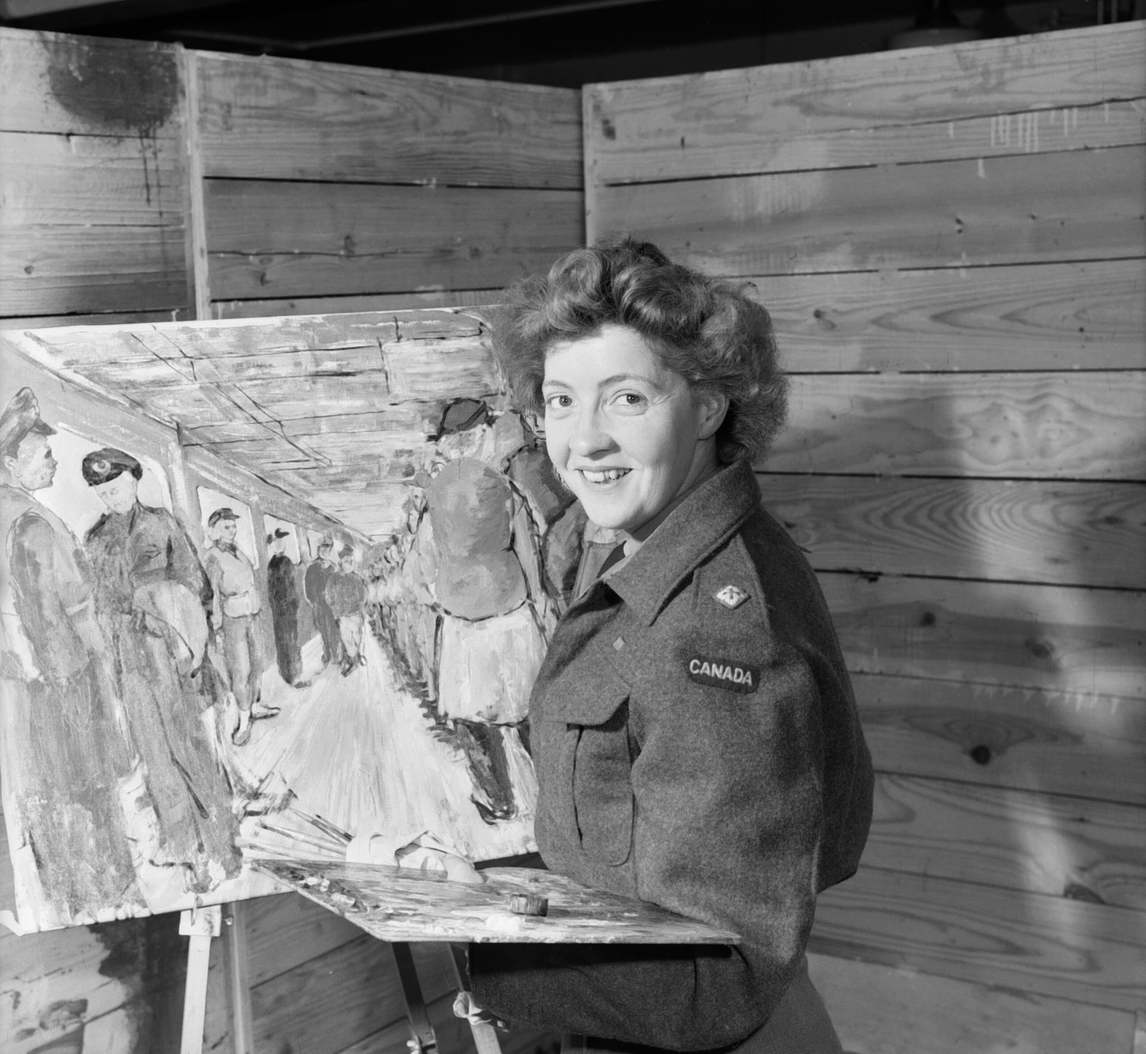 Molly Lamb peignant à Londres, en Angleterre, le 12 juillet 1945