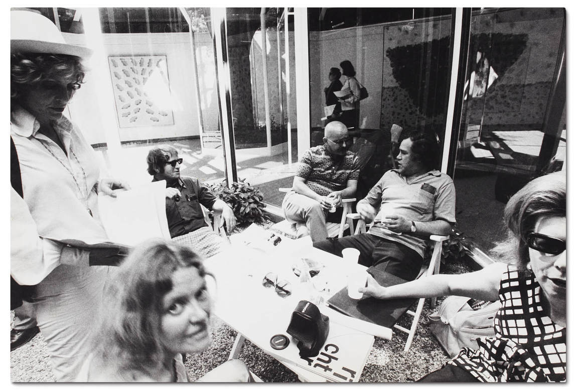 Art Canada Institute, photograph of guests at the Venice Biennale, 1972