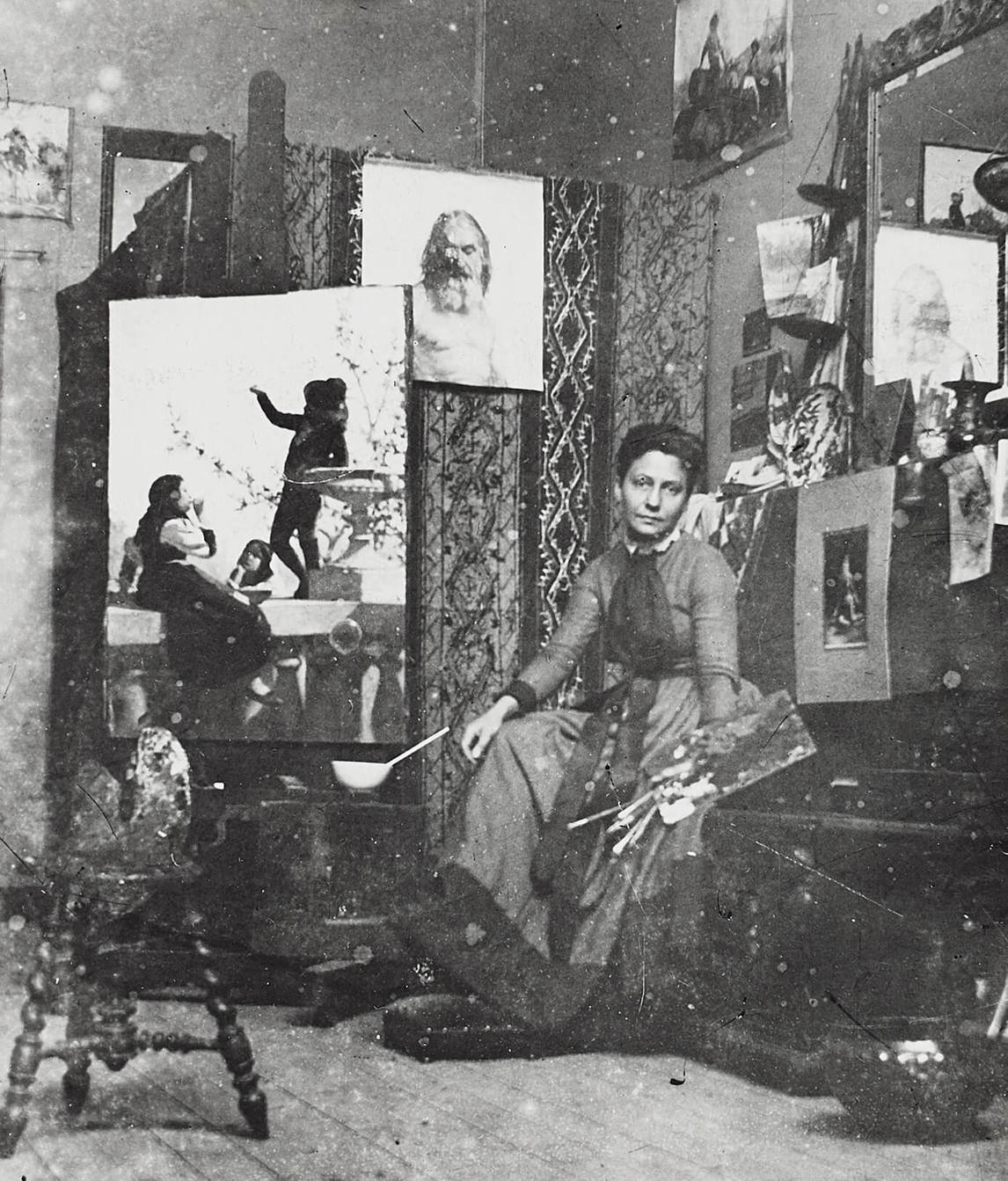Mary Hiester Reid dans son atelier de Paris, au 65, boulevard Arago, 1888-1889