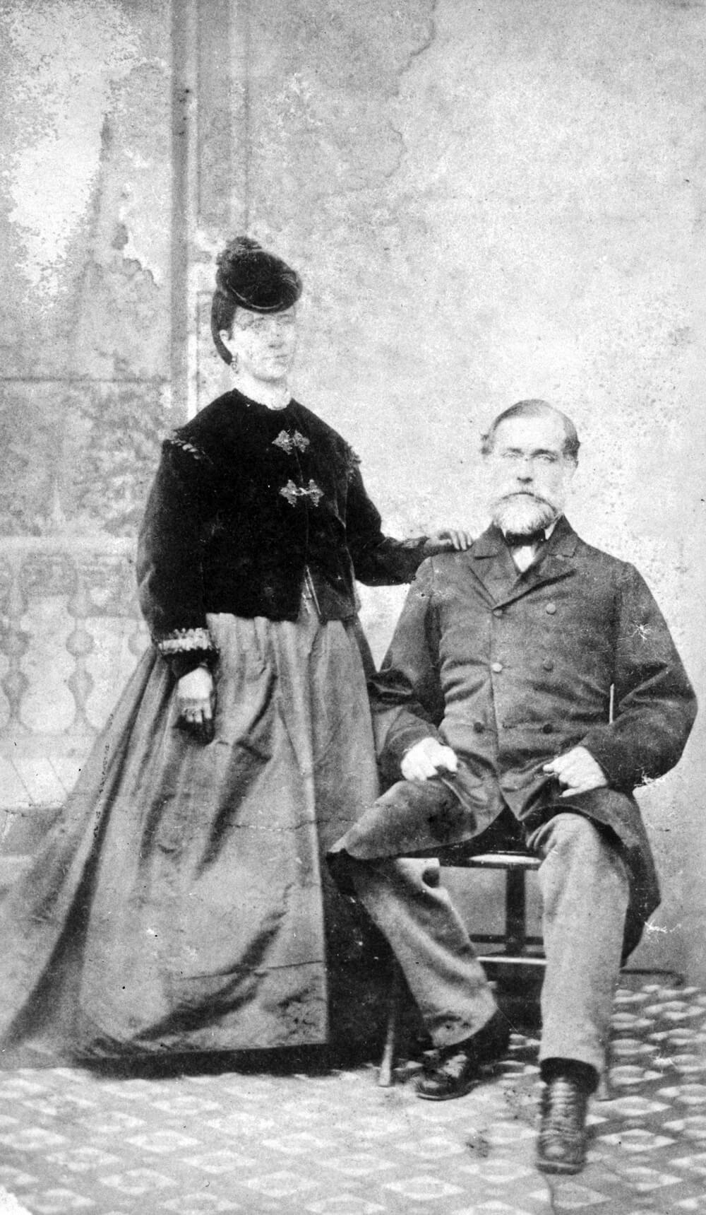 Art Canada Institute, Emily Carr, Studio portrait of Carr's Parents, 1876