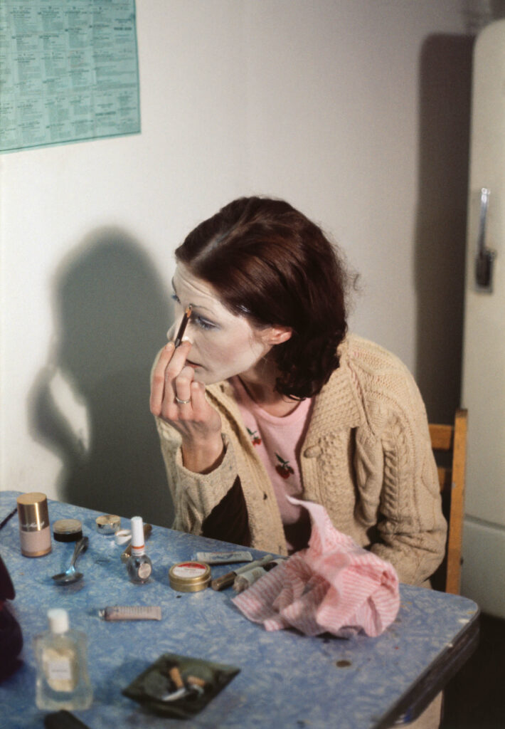 <p>Suzy Lake, <em>Imitations of the Self (study #3)</em>, 1973/2012, archival pigment print, 20 x 18.6 cm, Georgia Scherman Projects, Toronto.</p>
