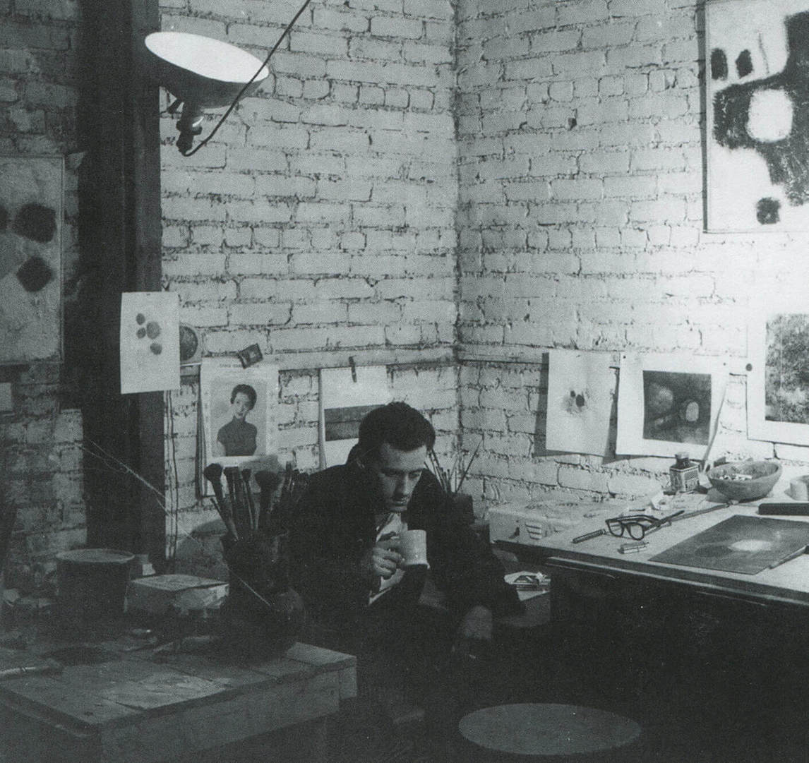 Art Canada Institute, Gaucher in his studio on Roslyn Avenue, Montreal, 1960