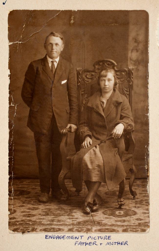 Art Canada Institute, William Kurelek, William Kurelek’s father and mother, Dmytro and Mary Kurelek (née Huculak), c. 1925