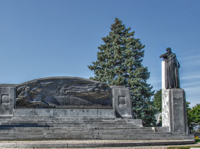 Bell Memorial, 1909–17