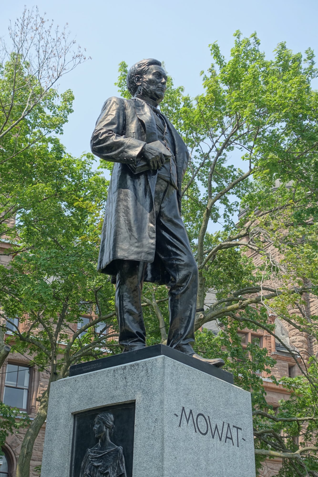 Monument a sir Oliver Mowat, 1903-1905