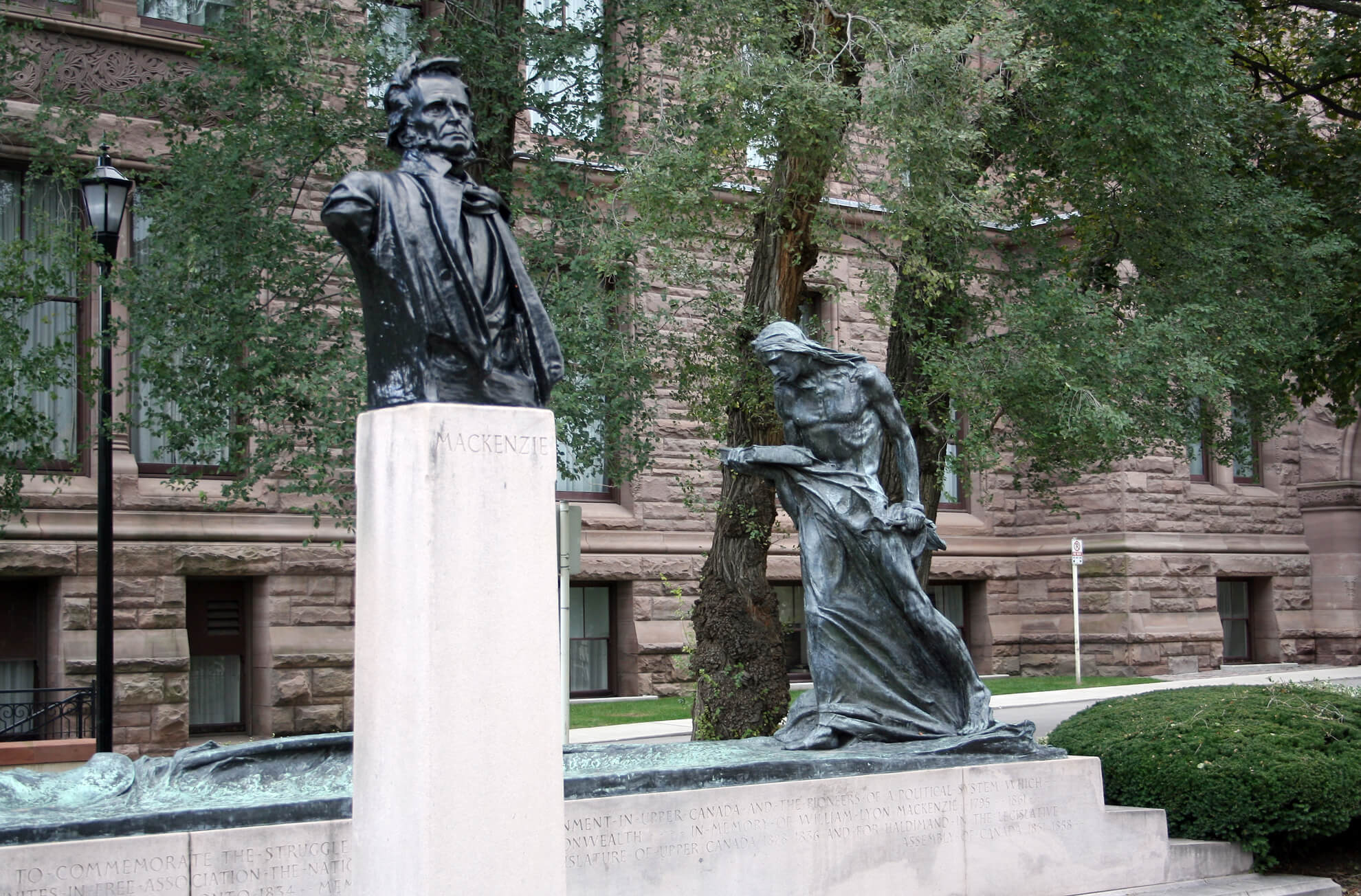 Monument à William Lyon Mackenzie, 1936-1940