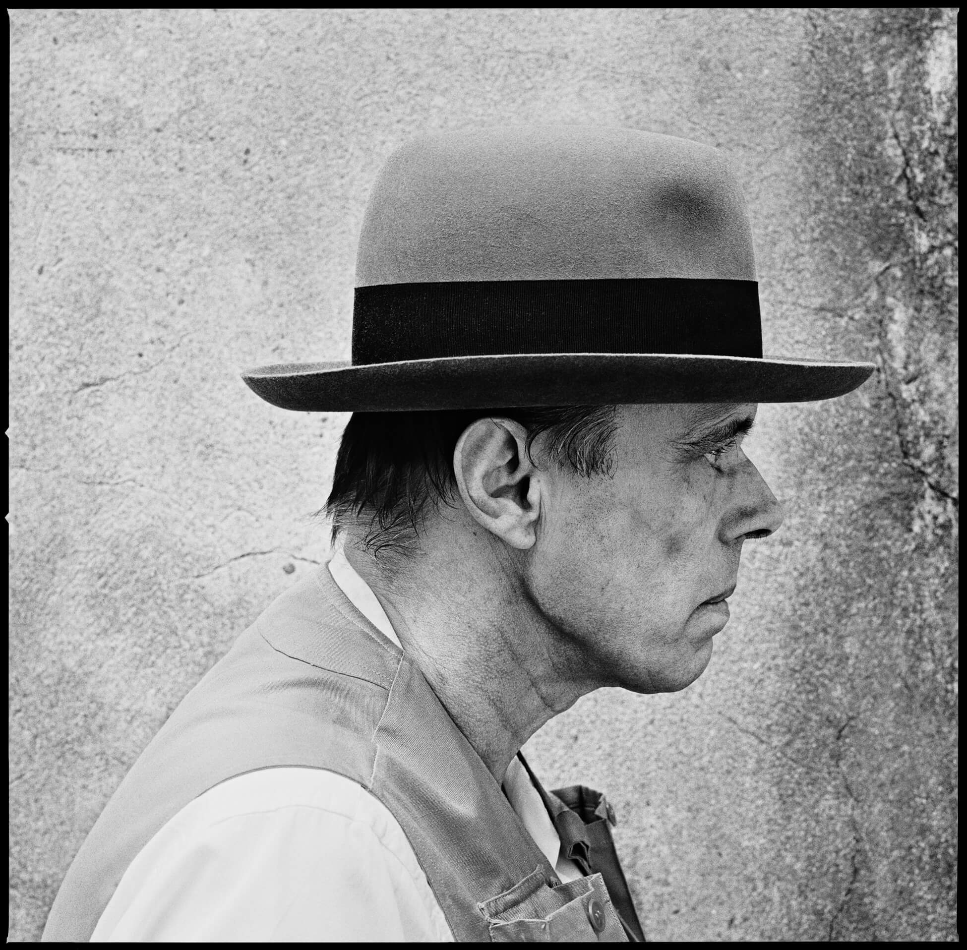 Arnaud Maggs, Joseph Beuys, 100 vues de profil, 1980