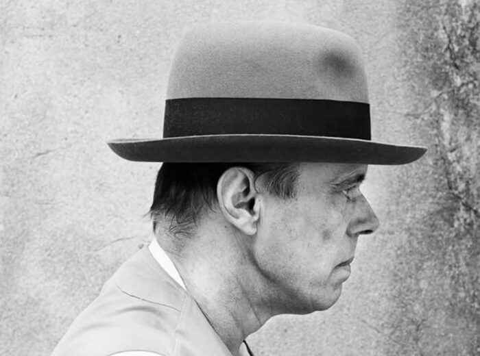 Arnaud Maggs, Joseph Beuys, 100 vues de profil, 1980