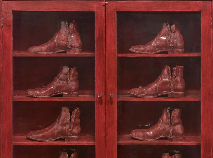 Gathie Falk, Huit bottes rouges, 1973